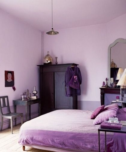 Light purple colour combination in a bedroom