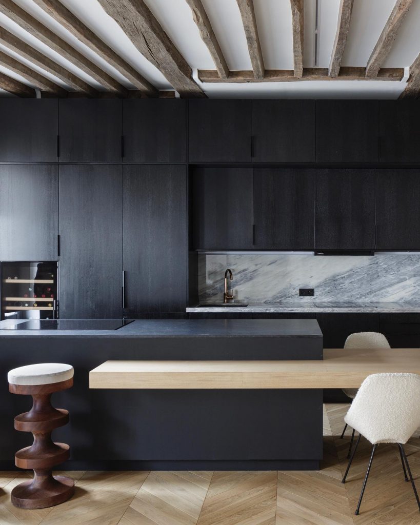 Black modernist kitchen idea