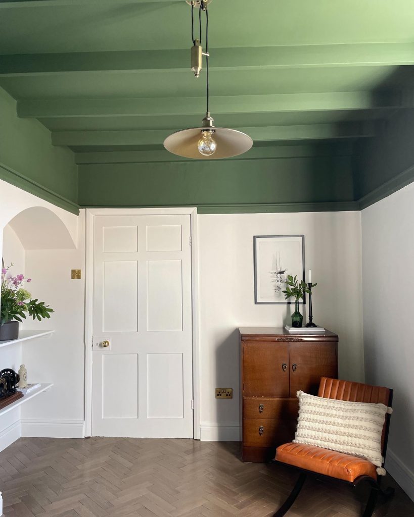 Morris & Co Tump green paint ceiling