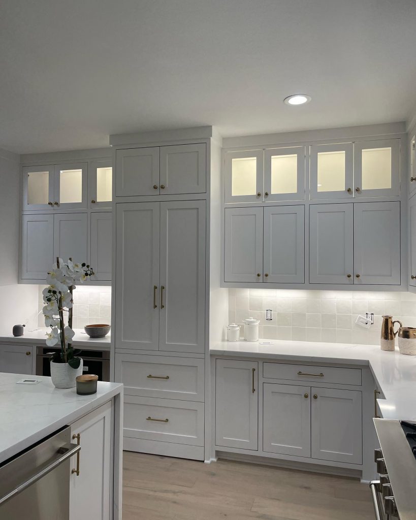 Benjamin Moore Chantilly Lace in satin finish kitchen cabinets
