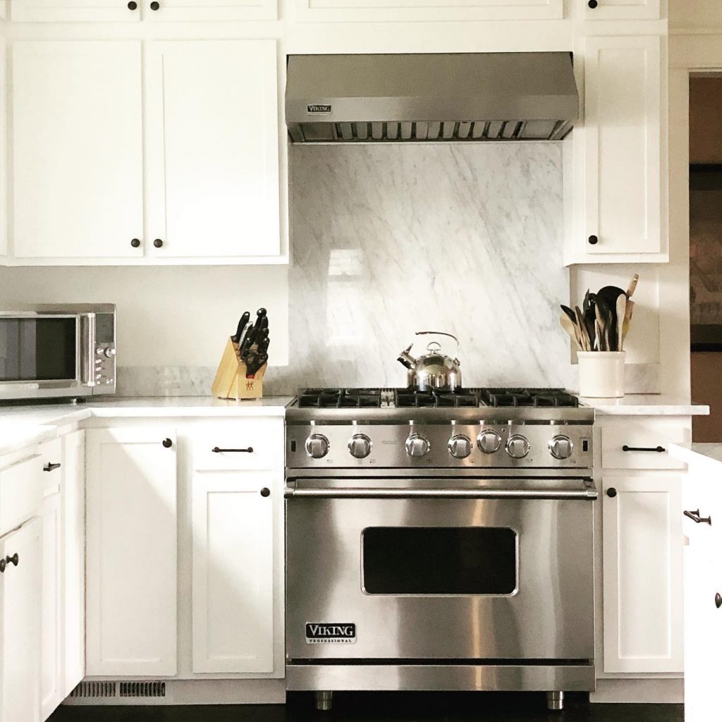 Benjamin Moore simply white cabinets