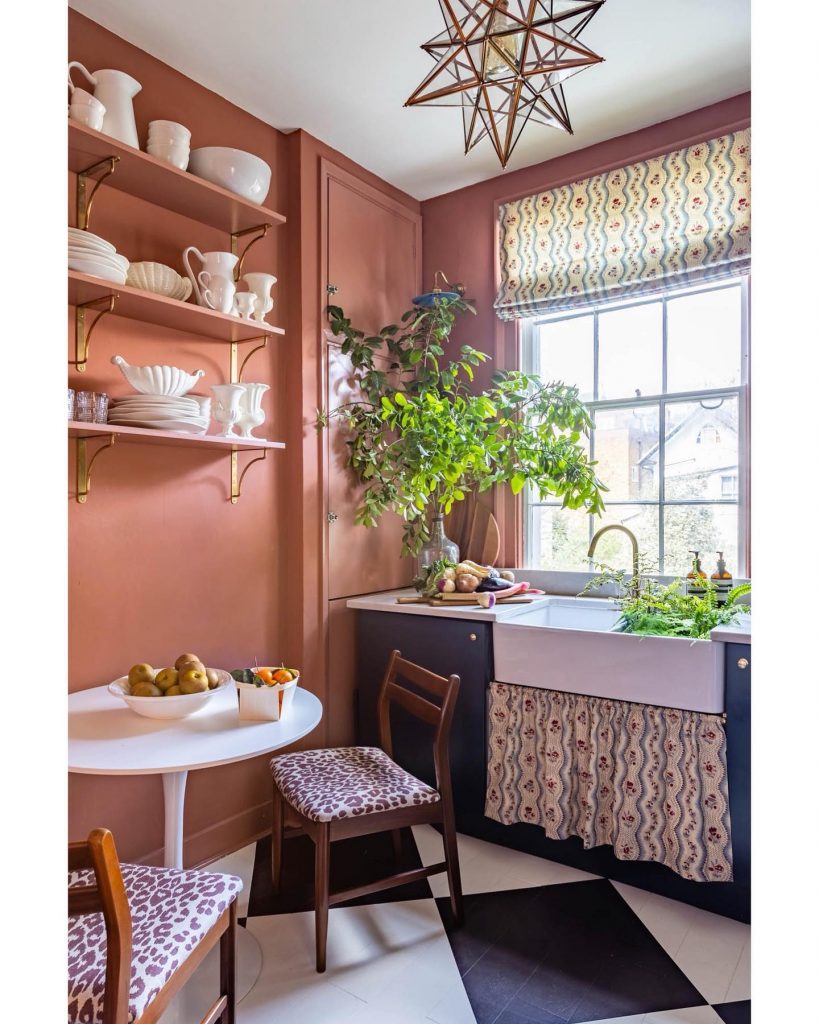 Edward Bulmer Paint Sang de Boeuf Pink Kitchen