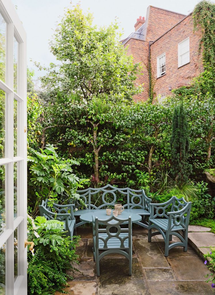 london style garden patio
