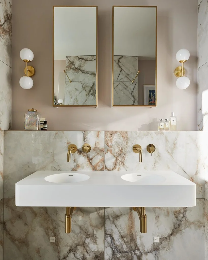 Farrow & Ball Peignoir bathroom