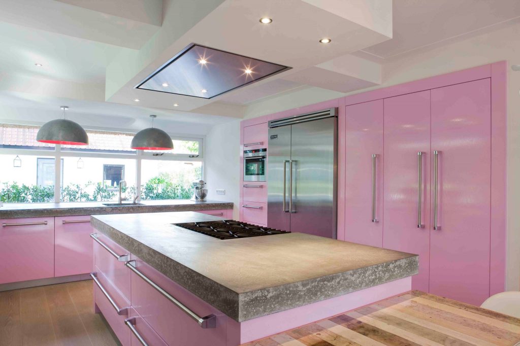 Dulux Pink Gin painted kitchen