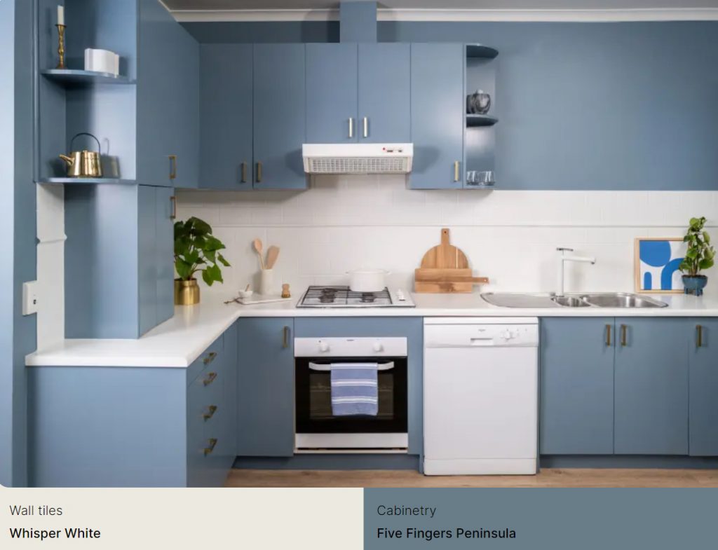 Dulux Whisper White and Five Fingers Peninsula blue painted kitchen