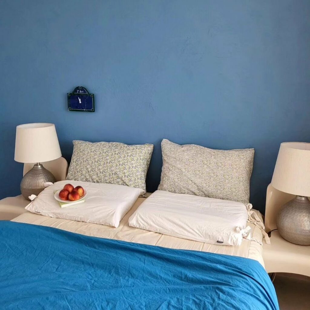 Benjamin Moore Lazy Sunday blue wall paint bedroom