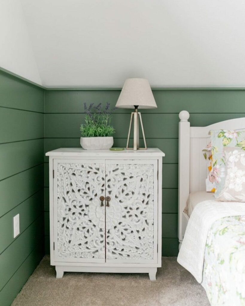 Benjamin Moore Rosepine bedroom