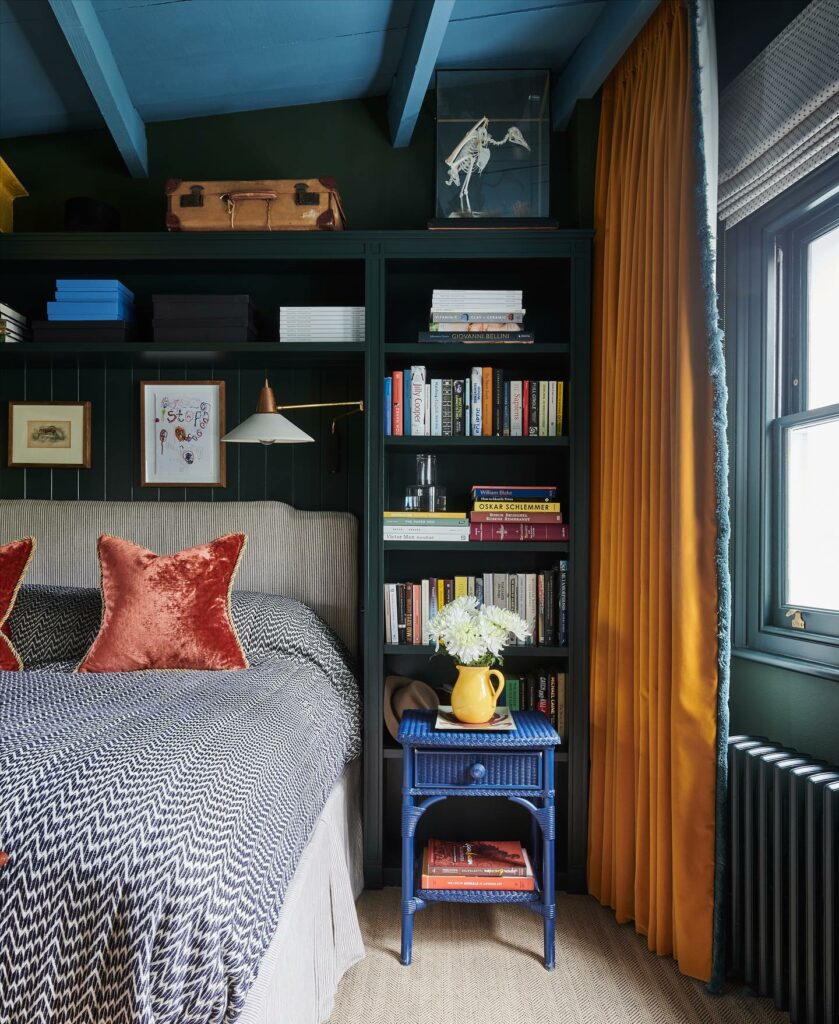 Cosy Bed Nook Interior Ideas shelves
