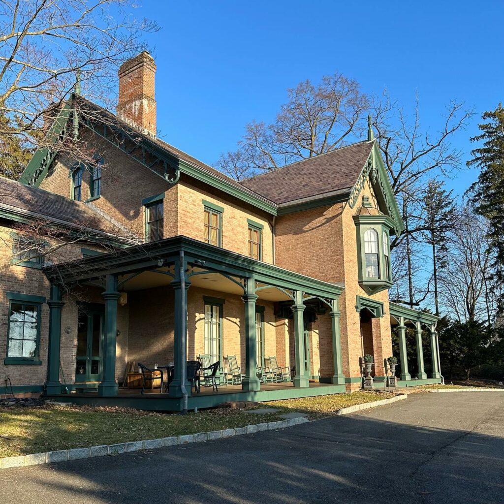 Benjamin Moore Tarrytown Green exterior paint