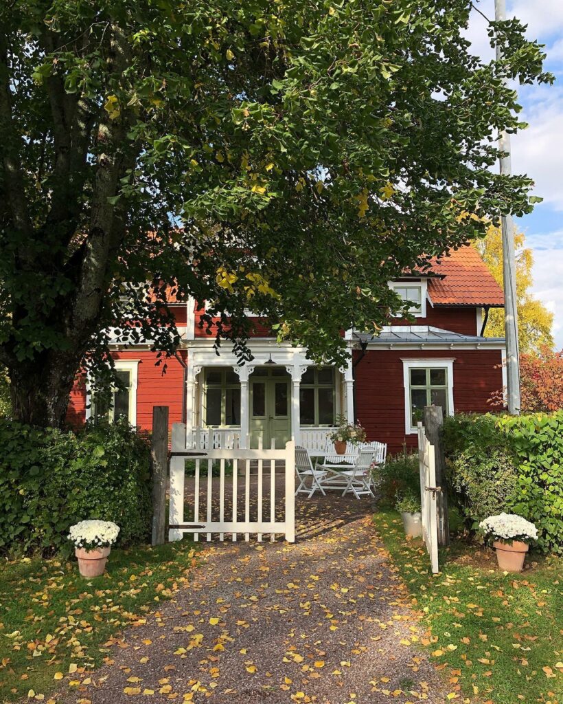 red house exterior