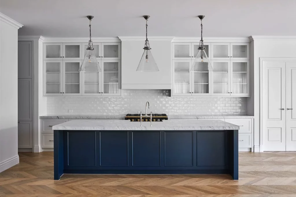 glass kitchen cabinets trend